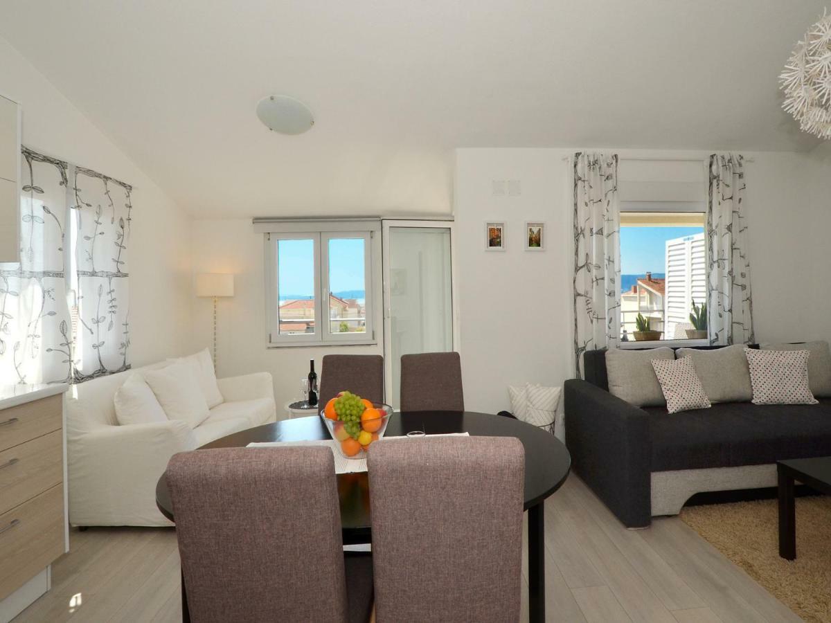 Apartments Ante Anita Каштела Экстерьер фото