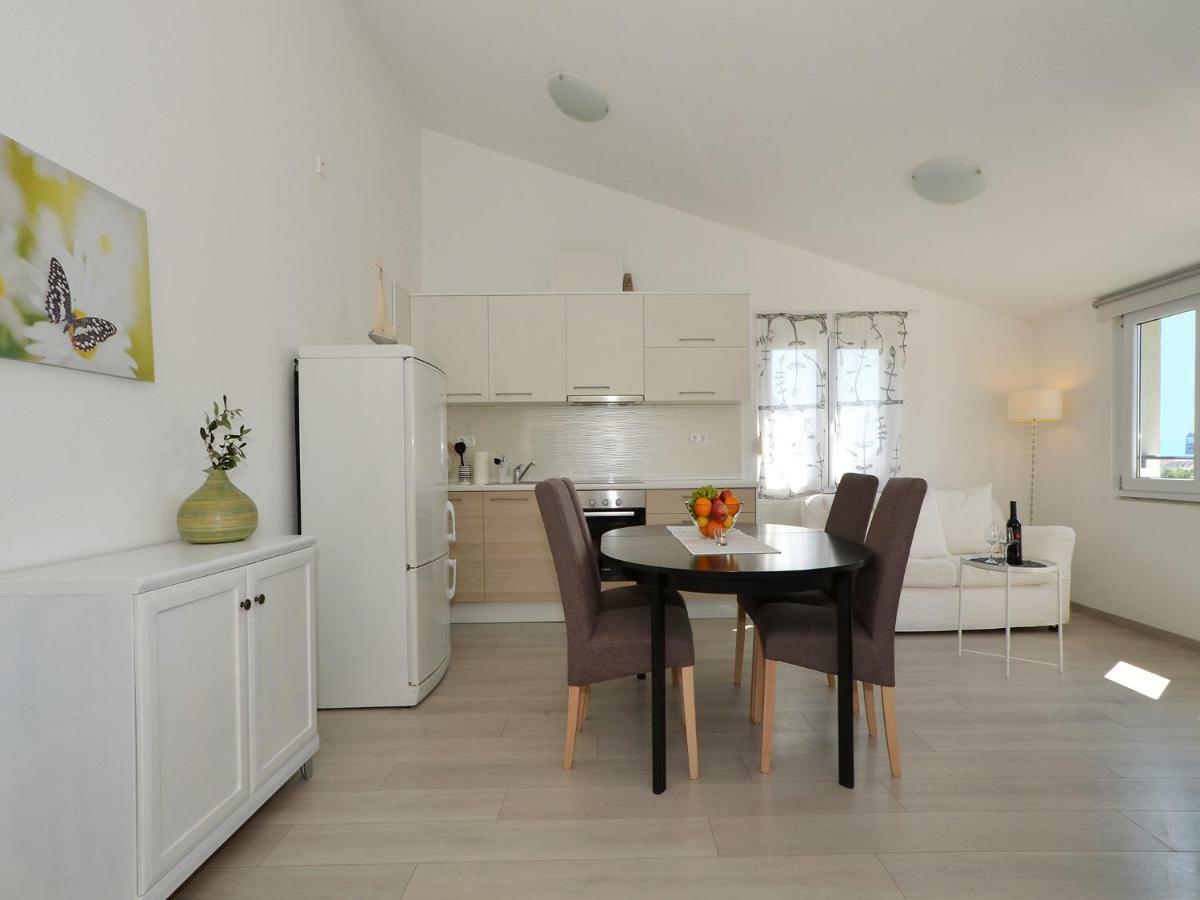 Apartments Ante Anita Каштела Экстерьер фото