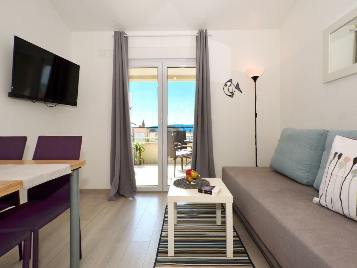 Apartments Ante Anita Каштела Экстерьер фото